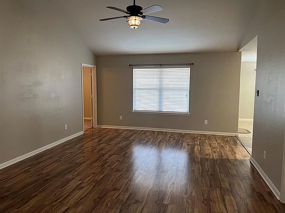 4th image of 412 Hawks View Dr