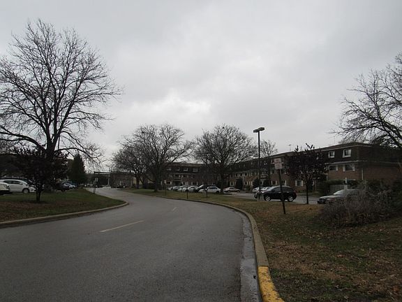 4th image of 4196 Cove Ln APT B