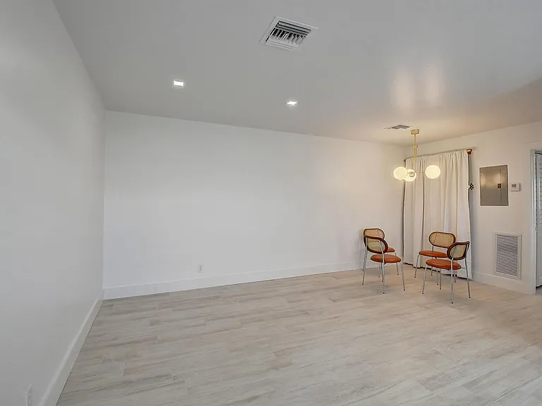 502 N H St #4 — Photo 7