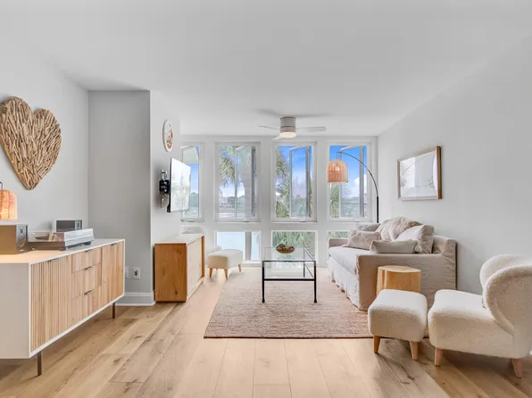 5 Mariners Cay Dr, Folly Beach, SC 29439