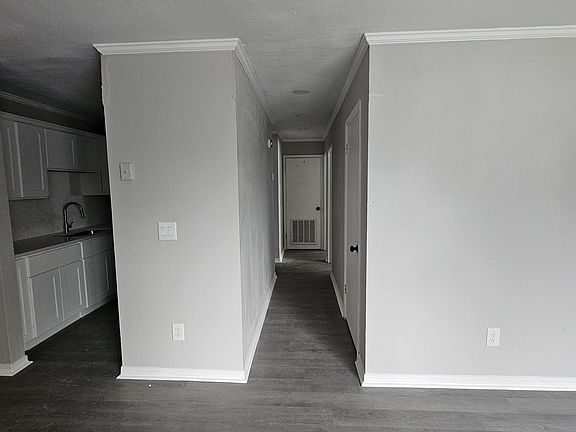 4th image of 457 Bentwood Ln APT 2D