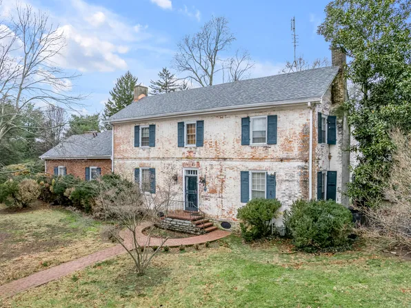 1899 Parkers Mill Rd, Lexington, KY 40504