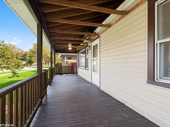 2nd image of 5905 W 88th Pl