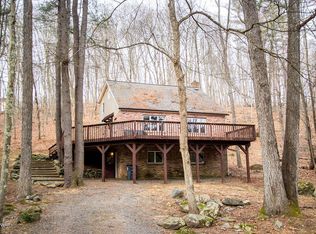 139 Raccoon Ct, Bushkill, PA 18324