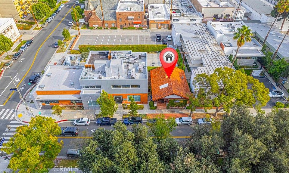 1st image of 208 S Louise St