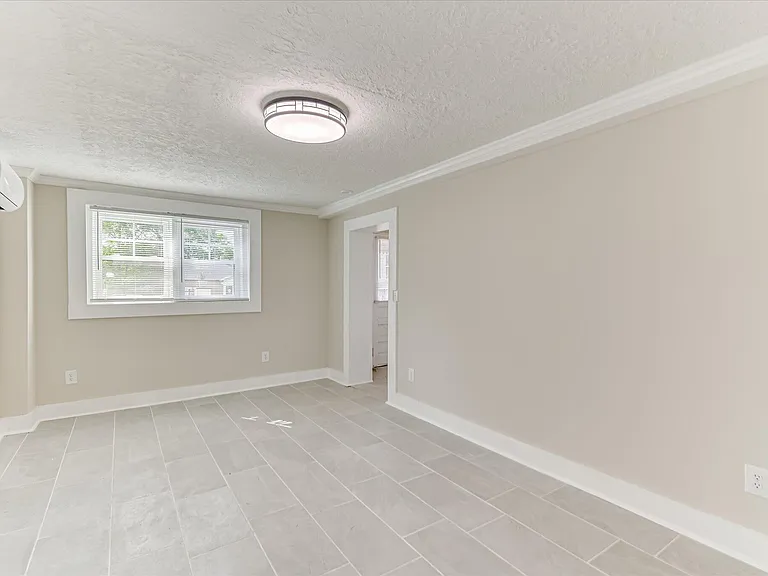 325 Meridian Ave — Photo 12