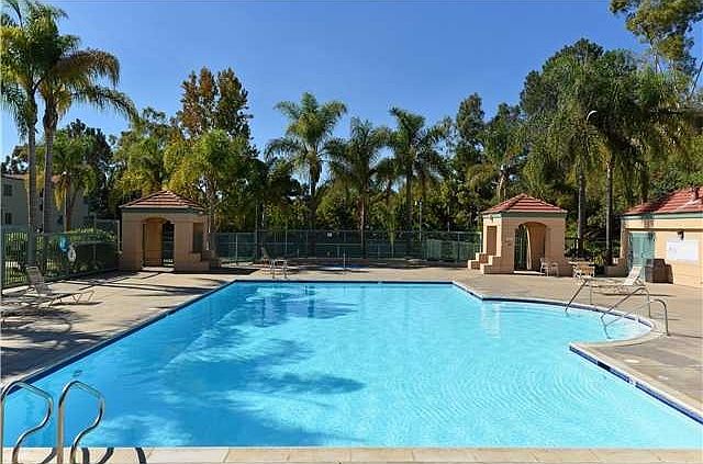 2nd image of 8254 Avenida Navidad