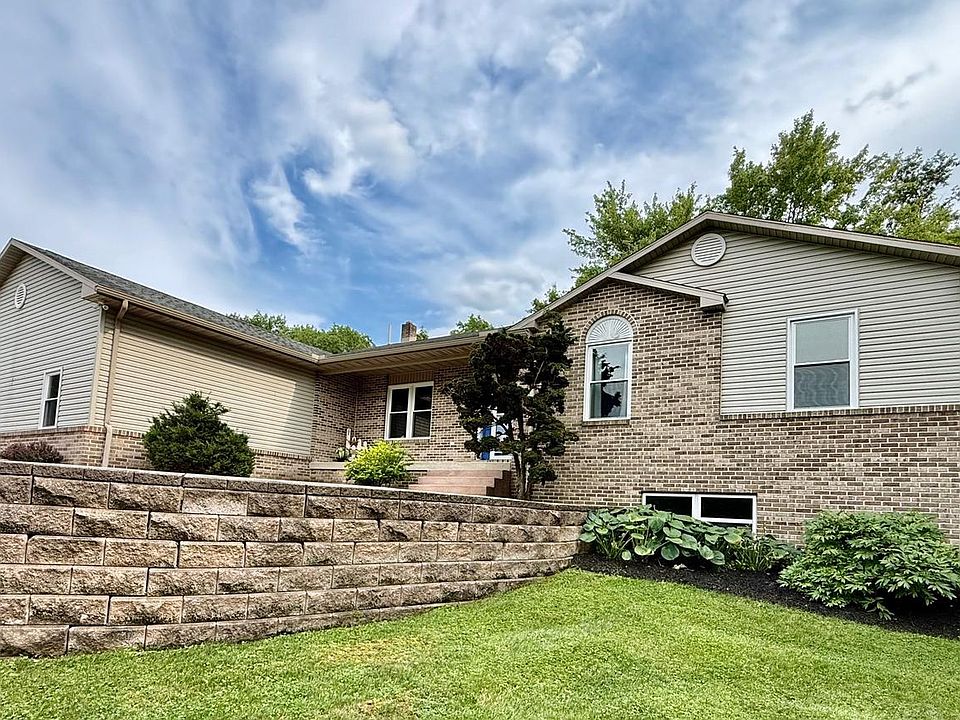1st image of 2 Trout Ln