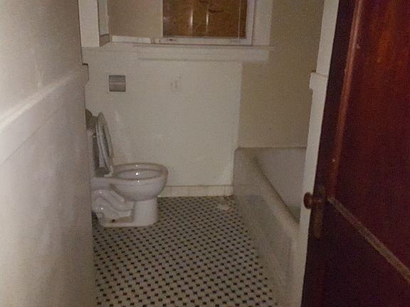 5th image of 3444 Rockwood Ave