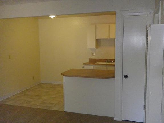 5th image of 330 Hollipat Center Dr APT 13
