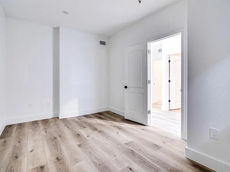 2505 San Gabriel St #600 — Photo 24