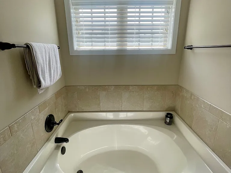 419 Rolling Pines Dr — Photo 10