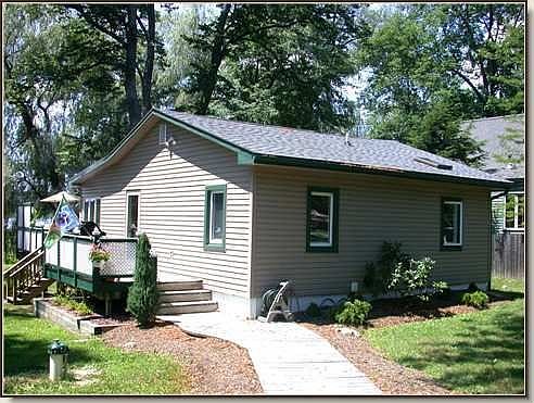 1st image of 8 E Side Dr