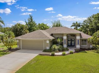 450 30th Ct SW, Vero Beach, FL 32968