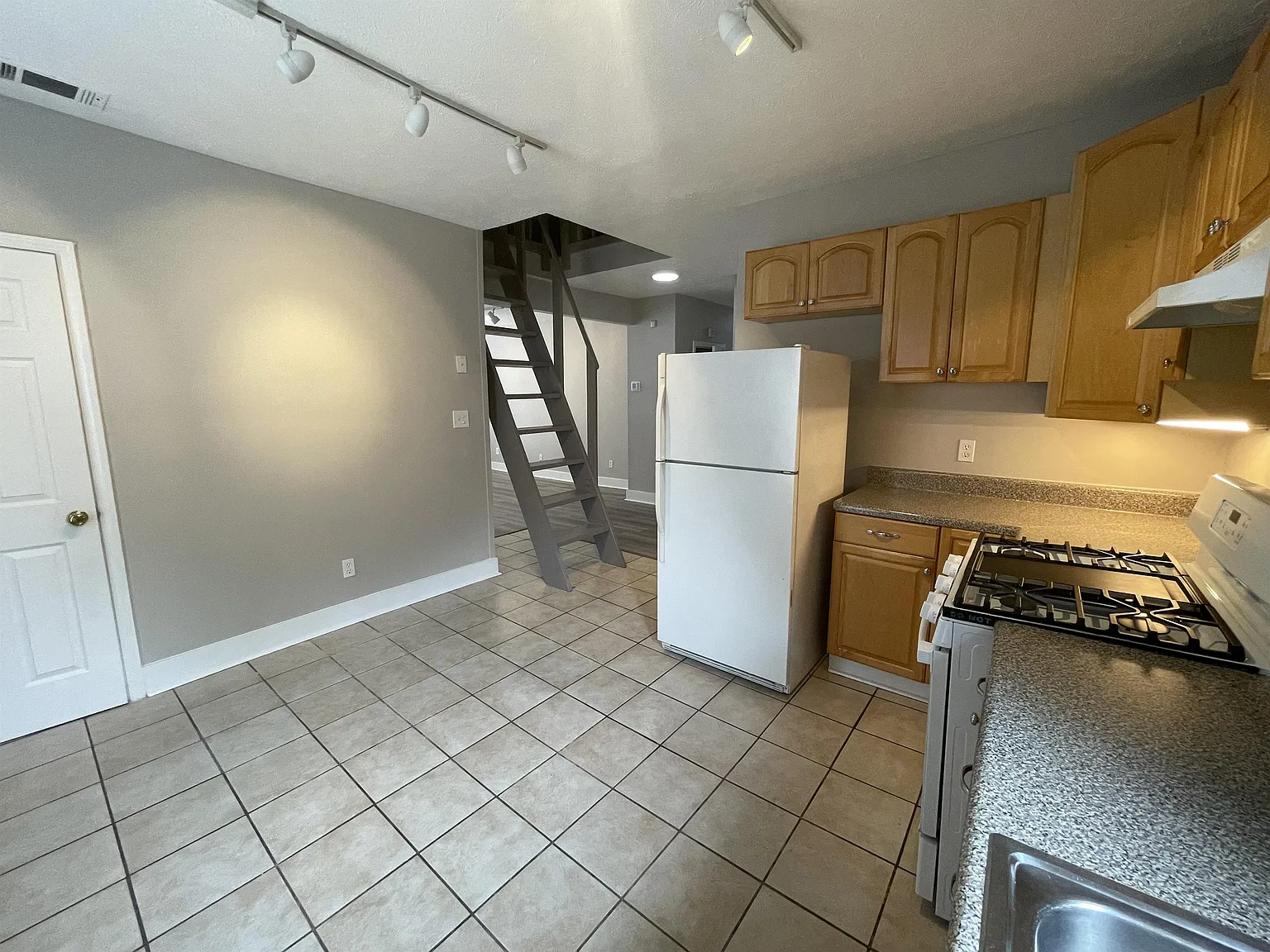 486 Old Wheat St. - Apt. C — Photo 4