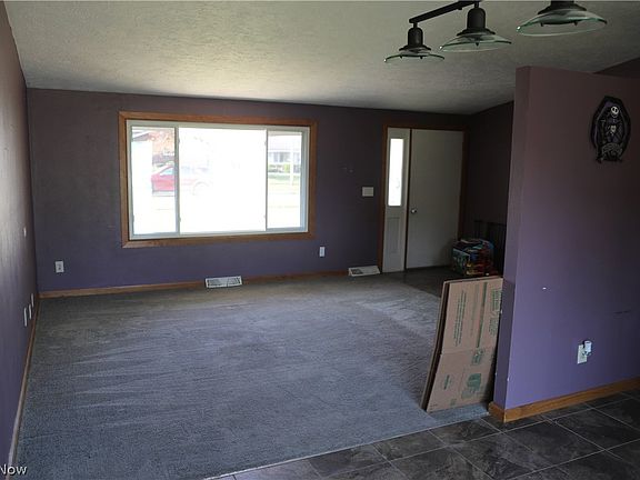 5th image of 2200 W 37th St