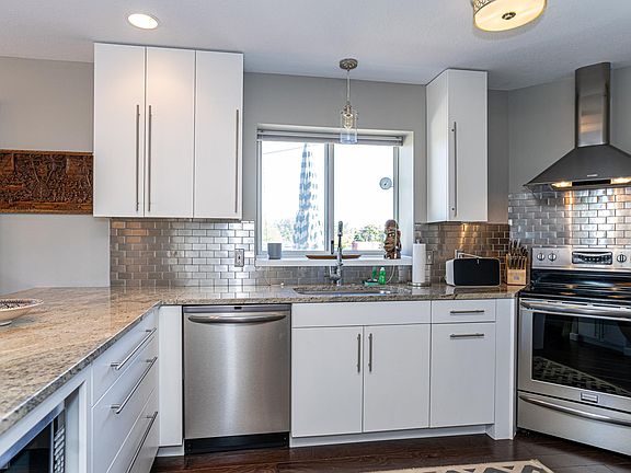 4th image of 216 N Harbor Dr #216