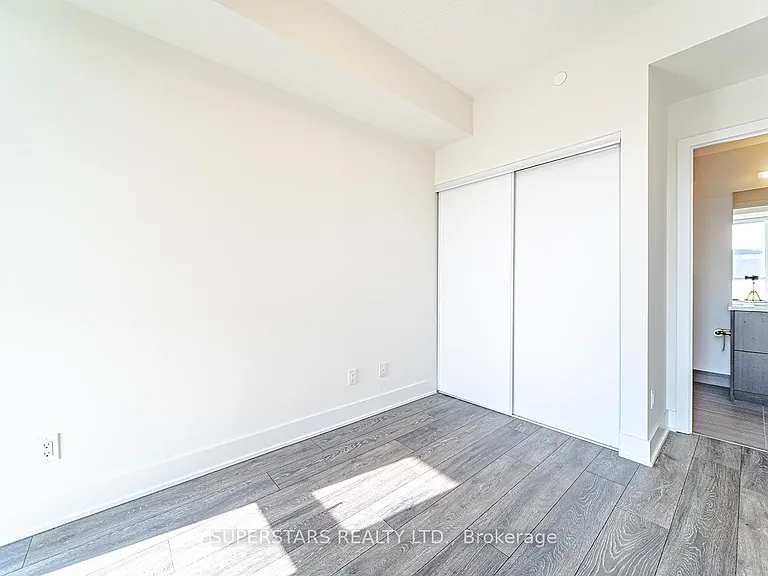 188 Fairview Mall Dr #2216 — Photo 8