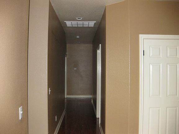 4th image of 12897 Biscayne Ave