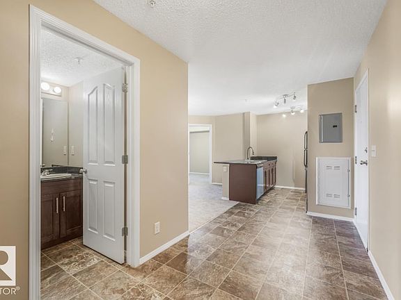 3rd image of 530 Watt Blvd SW