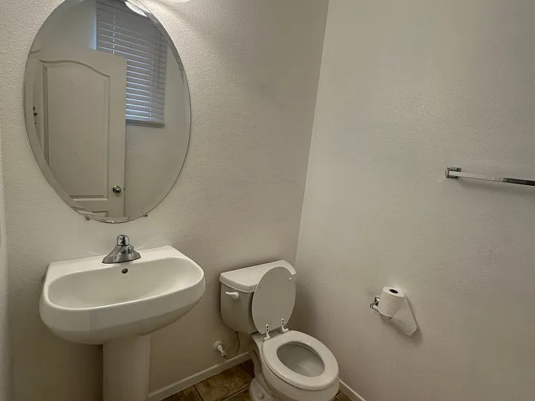 10573 Danielson Ave — Photo 10