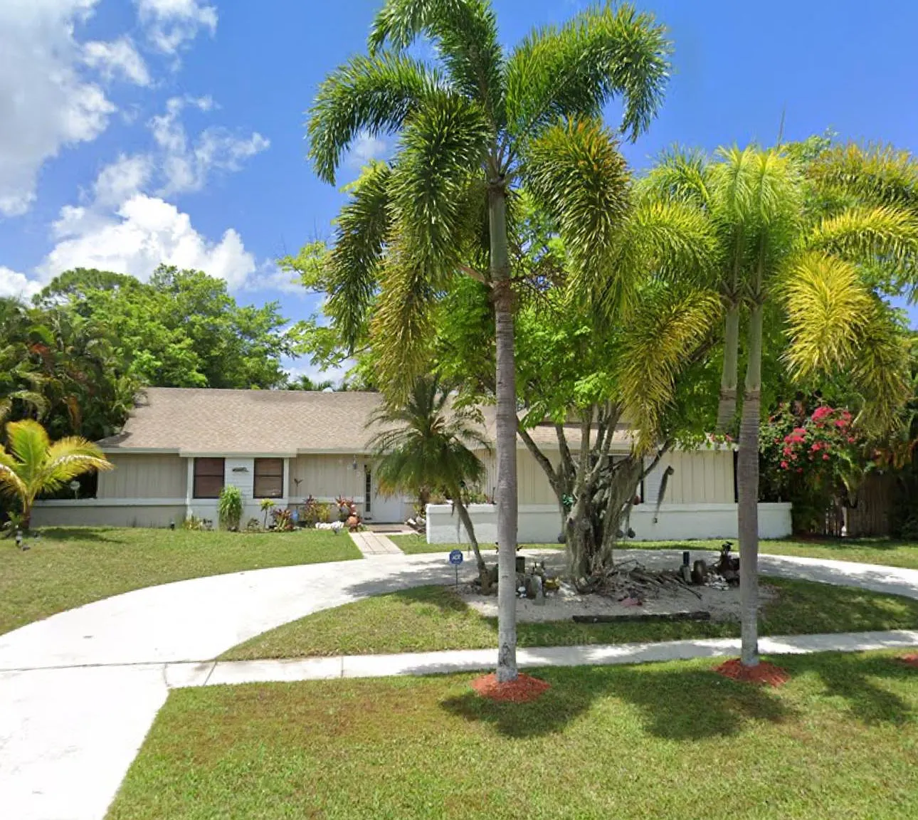 4 bed, 3.0 bath, 2000 sqft, $1,321 — Photo 2