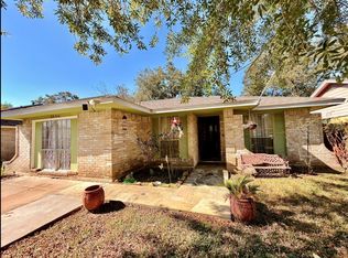 6406 Tall Willow Dr, Houston, TX 77088