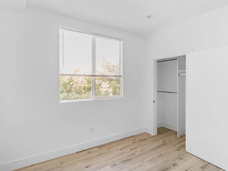 7125 S La Cienega Blvd — Photo 9