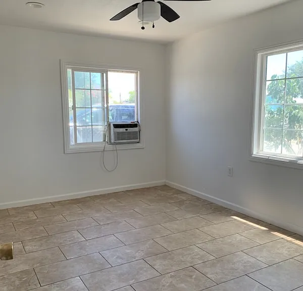 2600 Victoria Dr — Photo 6