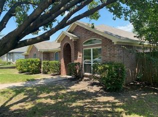 407 Fall Cedar Dr, Fort Worth, TX 76108