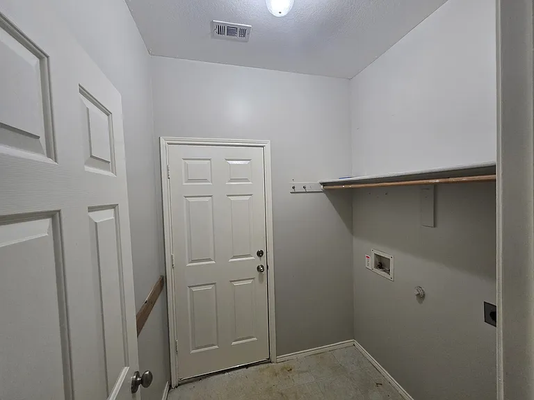 9201 Popes Creek Ct — Photo 3