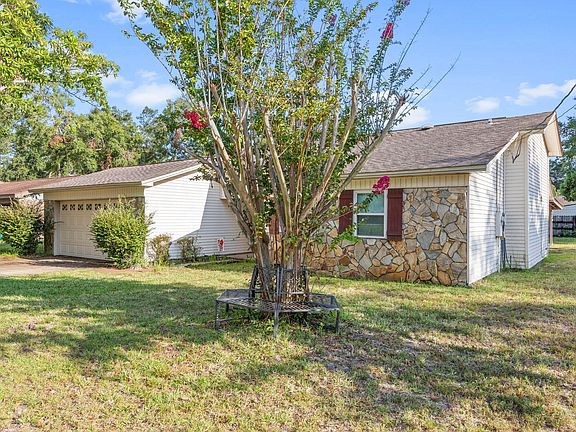 3rd image of 1018 Darlington Oak Dr