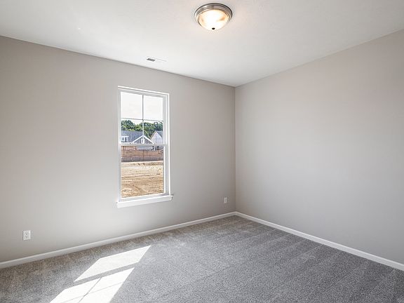 5th image of 7847 E 118th Ave