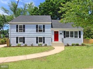 8414 Crossley Pl, Alexandria, VA 22308