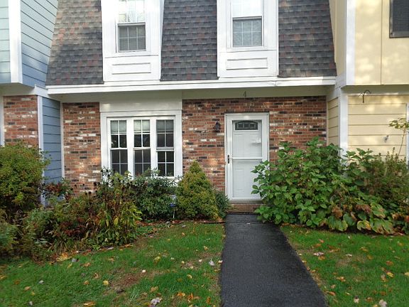 3rd image of 4 Sunny Brook Cir