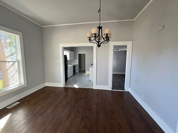 3rd image of 1130 E Lincoln Ave