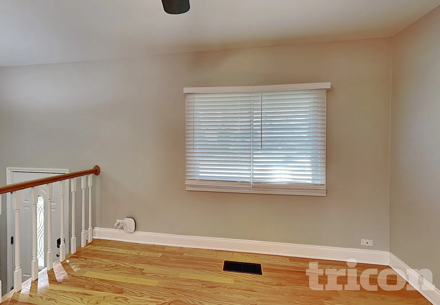 2556 Forest Glen Pkwy Woodridge IL — Photo 2