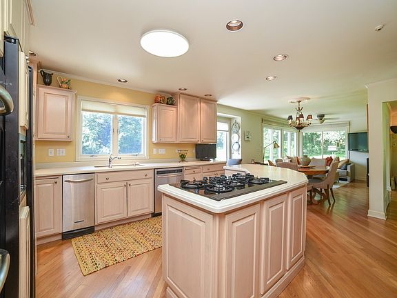 4th image of 10N790 Weldwood Dr