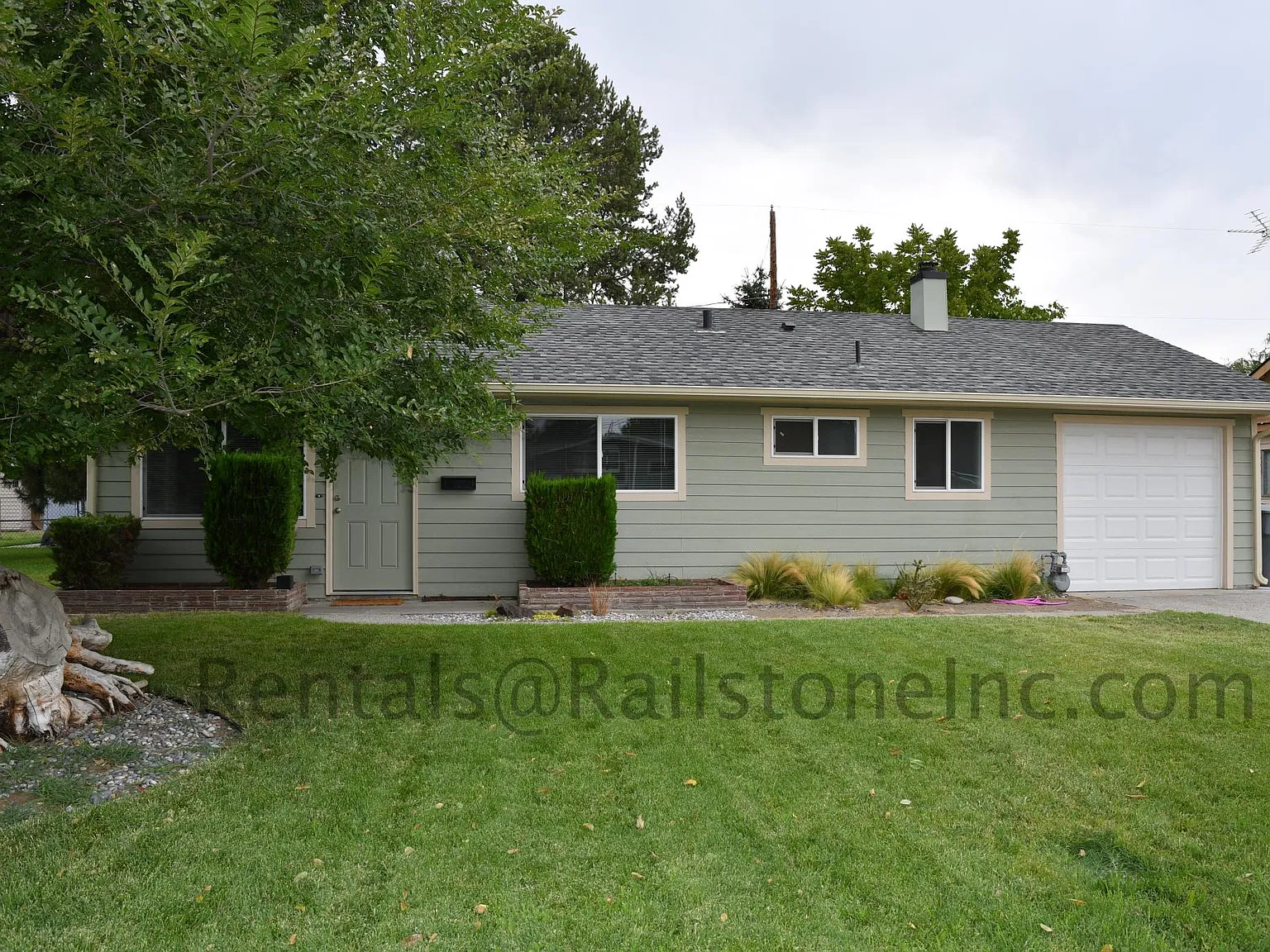2 bed, 814 sqft, $1,650 — Photo 2