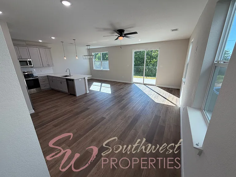 577 Galt Dr — Photo 4