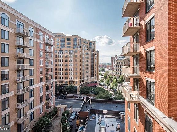 3rd image of 1220 N Fillmore St Penthouse 6