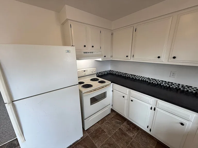 926 SE Uglow Ave #3 — Photo 8