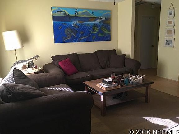 5th image of 824 Evergreen St