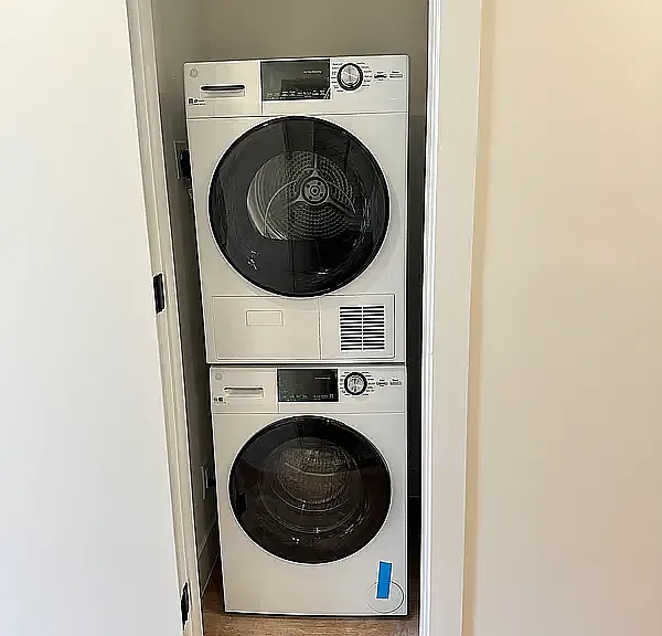 442 E 9th St #7 — Photo 7