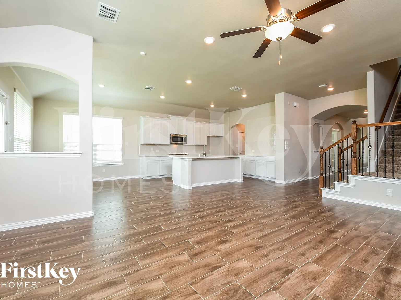 4 bed, 3.5 bath, 3007 sqft, $2,765 — Photo 4