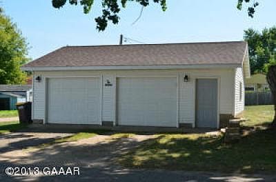 4th image of 301 Bingham St