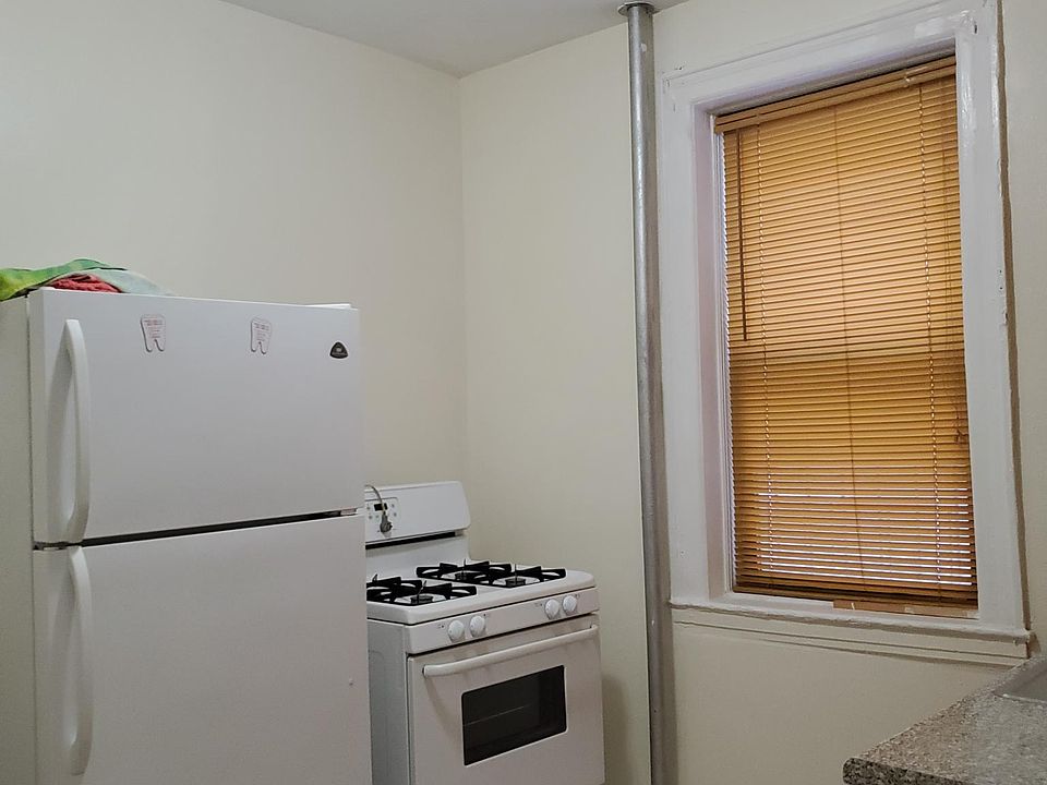 2nd image of 1258 Manor Ave #2