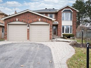 18 Glen Dhu Dr, Whitby, ON L1R1J5