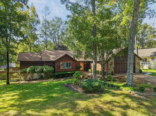 22 Lakeside Cir, Fairfield Glade, TN 38558
