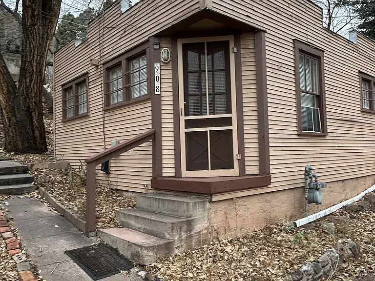 908 Midland Ave — Photo 5
